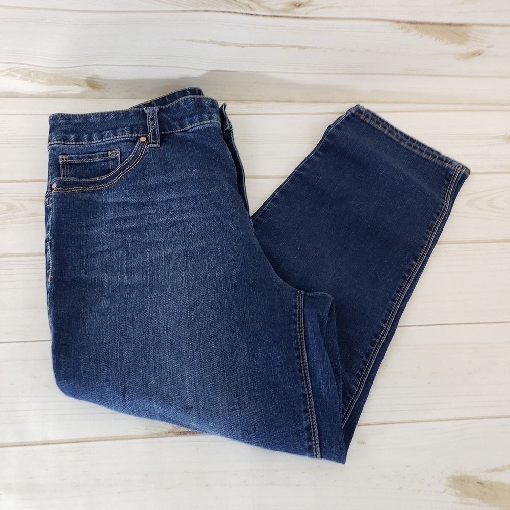 Chico's So Lifting Cropped Jeans SZ:1.5 = M/10